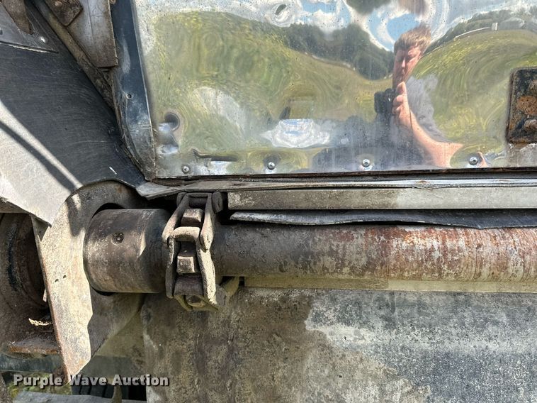 image for item DN0799 2015 Valley Farm Industries  Aulick live bottom trailer