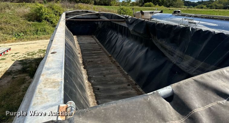 image for item DN0799 2015 Valley Farm Industries  Aulick live bottom trailer