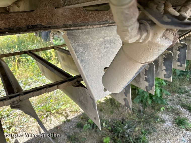 image for item DN0799 2015 Valley Farm Industries  Aulick live bottom trailer