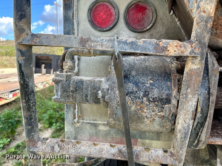 image for item DN0799 2015 Valley Farm Industries  Aulick live bottom trailer