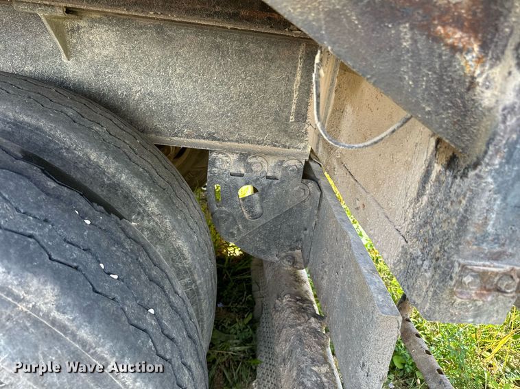 image for item DN0799 2015 Valley Farm Industries  Aulick live bottom trailer