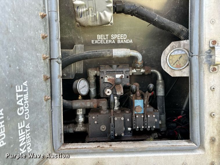 image for item DN0799 2015 Valley Farm Industries  Aulick live bottom trailer