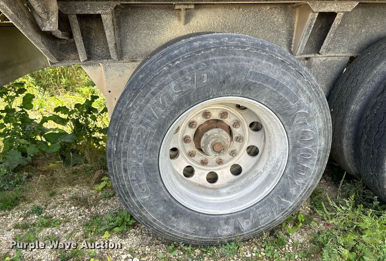 image for item DN0799 2015 Valley Farm Industries  Aulick live bottom trailer