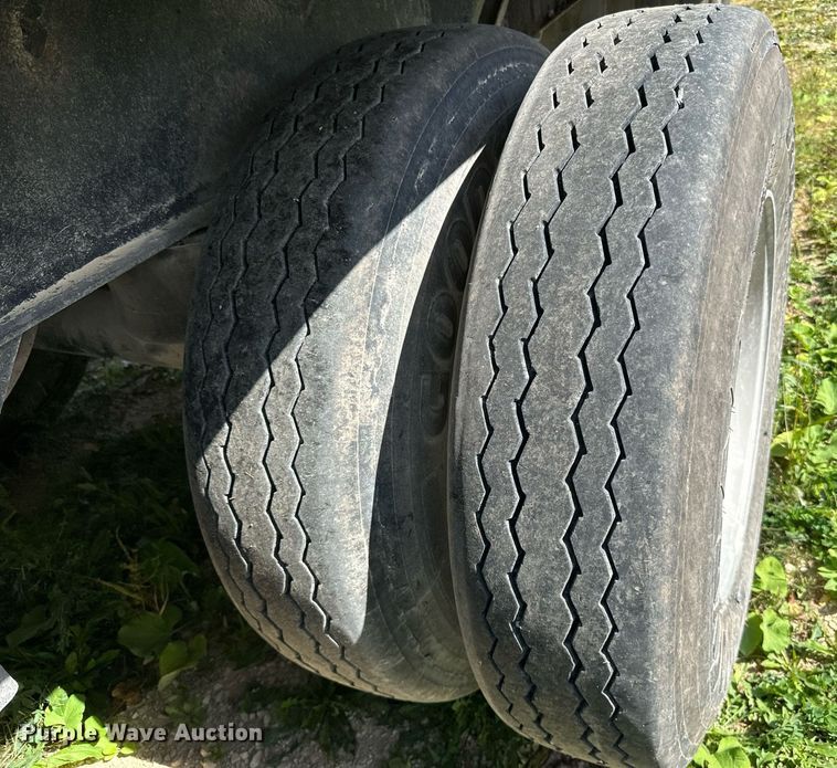 image for item DN0799 2015 Valley Farm Industries  Aulick live bottom trailer