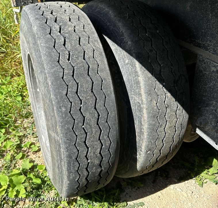 image for item DN0799 2015 Valley Farm Industries  Aulick live bottom trailer