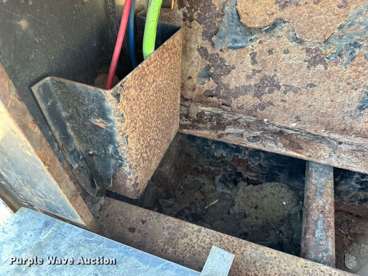 image for item DN0803 2015 XL Specialized  XL90MDE lowboy equipment trailer