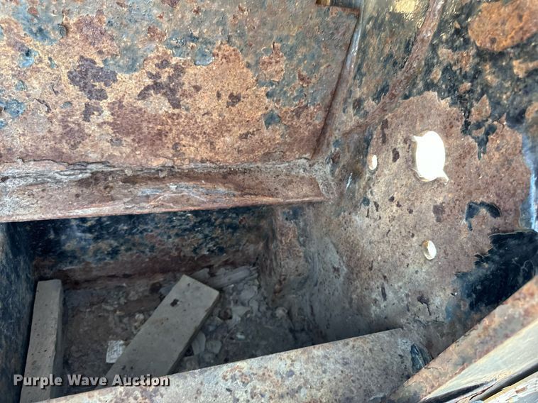 image for item DN0803 2015 XL Specialized  XL90MDE lowboy equipment trailer