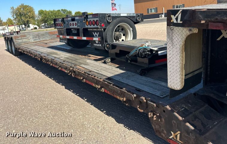 image for item DN0803 2015 XL Specialized  XL90MDE lowboy equipment trailer