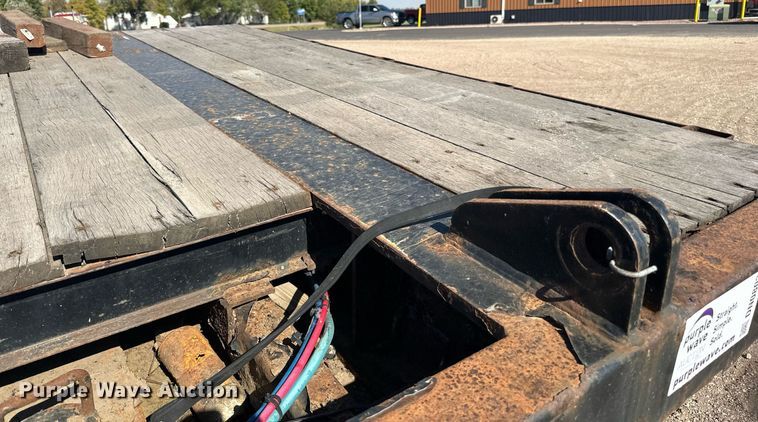 image for item DN0803 2015 XL Specialized  XL90MDE lowboy equipment trailer