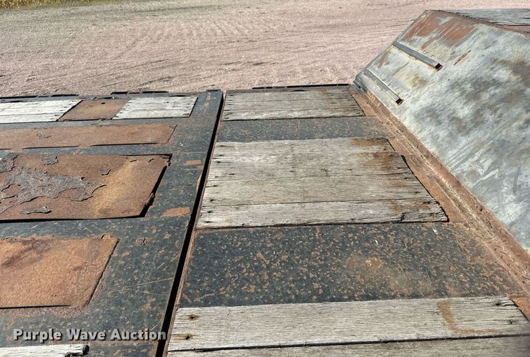 image for item DN0803 2015 XL Specialized  XL90MDE lowboy equipment trailer