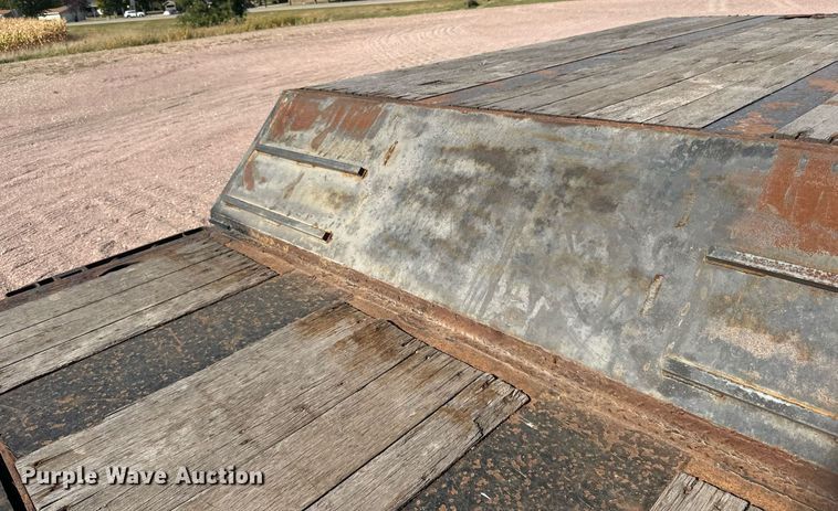 image for item DN0803 2015 XL Specialized  XL90MDE lowboy equipment trailer