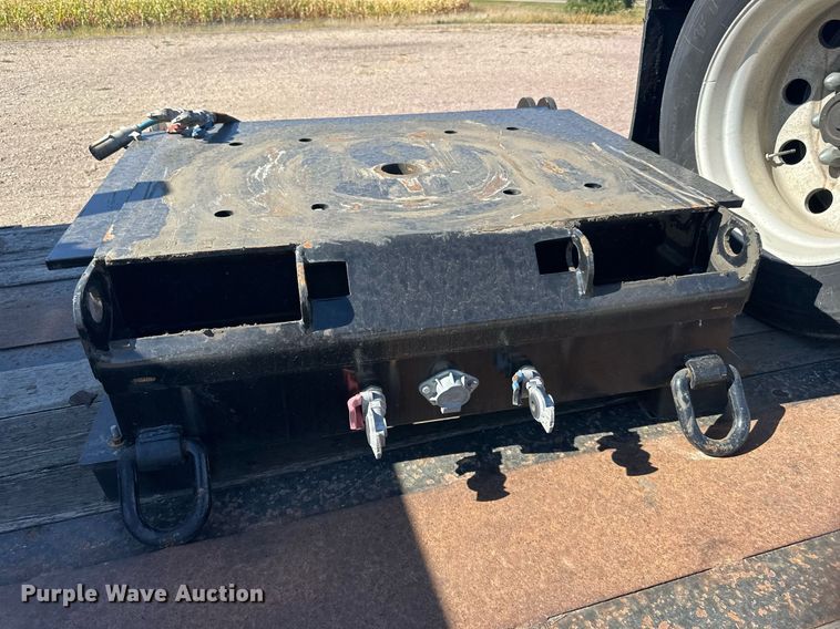 image for item DN0803 2015 XL Specialized  XL90MDE lowboy equipment trailer