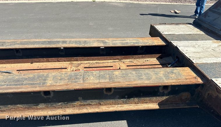 image for item DN0803 2015 XL Specialized  XL90MDE lowboy equipment trailer