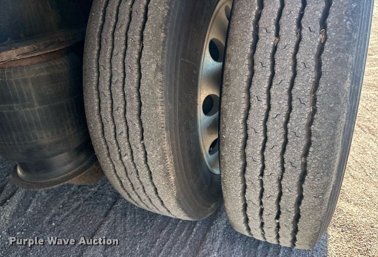 image for item DN0803 2015 XL Specialized  XL90MDE lowboy equipment trailer