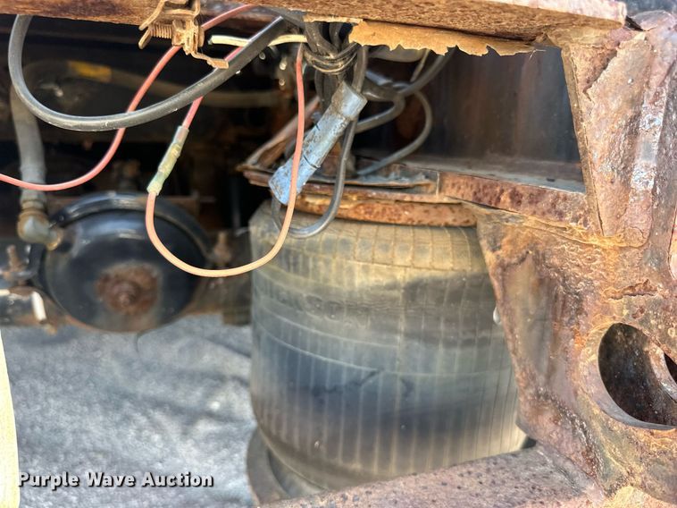 image for item DN0803 2015 XL Specialized  XL90MDE lowboy equipment trailer