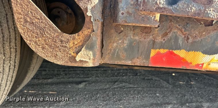 image for item DN0803 2015 XL Specialized  XL90MDE lowboy equipment trailer