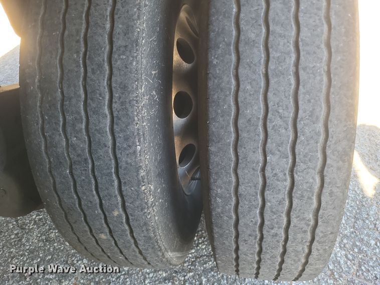 image for item DQ3719 2015 Great Dane  1GR refrigerated van trailer