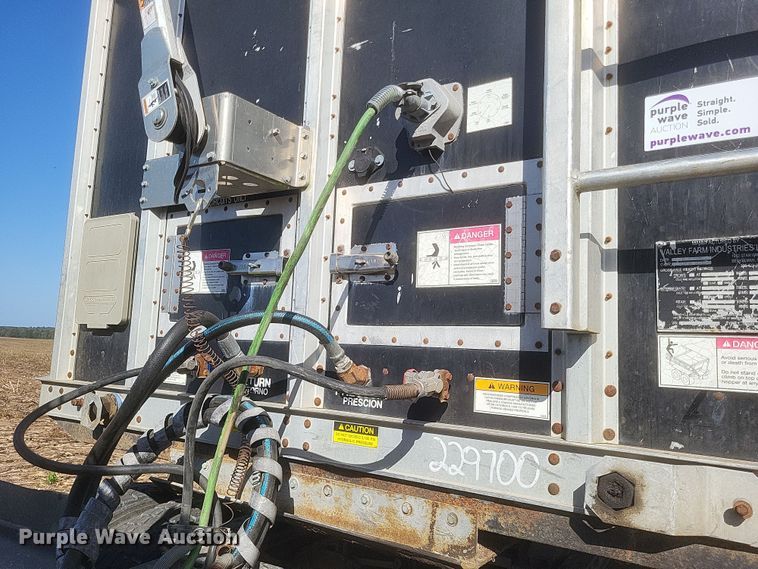 image for item DQ3721 2007 Valley Farm Industries Aulick Aluminator live bottom trailer