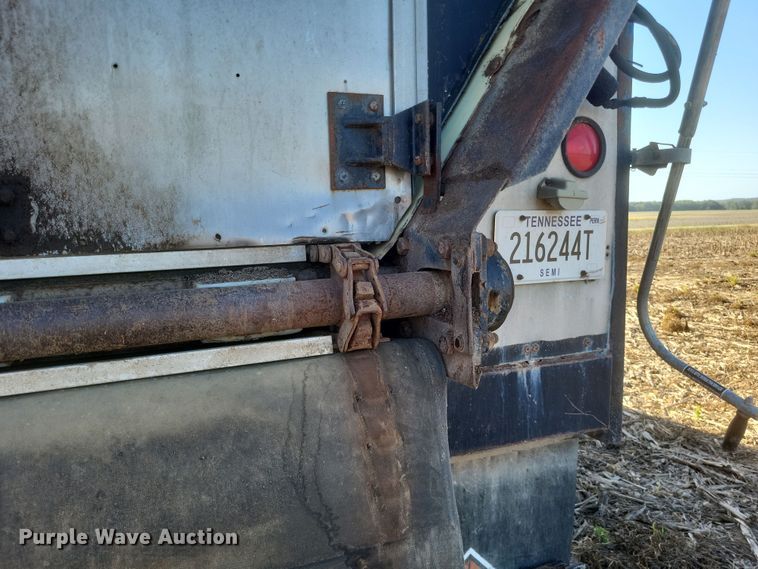 image for item DQ3721 2007 Valley Farm Industries Aulick Aluminator live bottom trailer