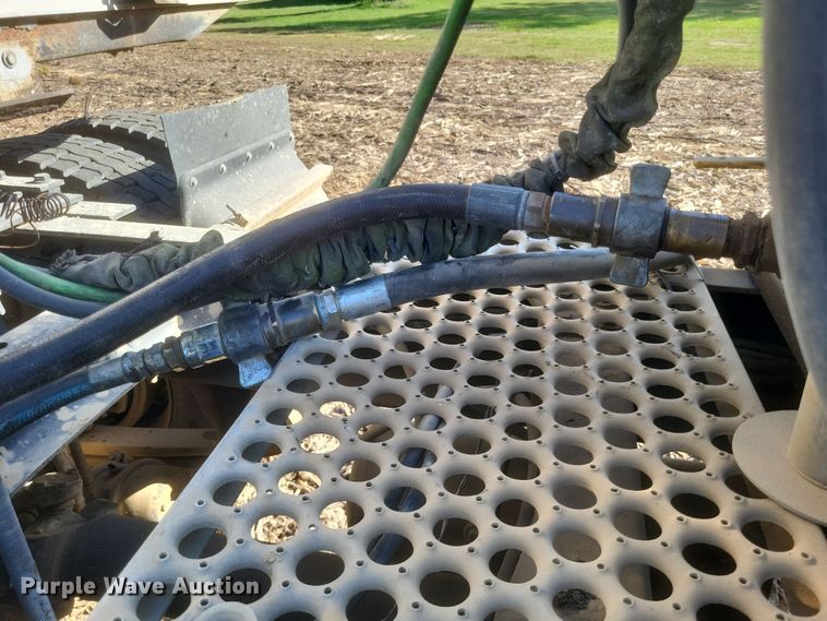 image for item DQ3721 2007 Valley Farm Industries Aulick Aluminator live bottom trailer