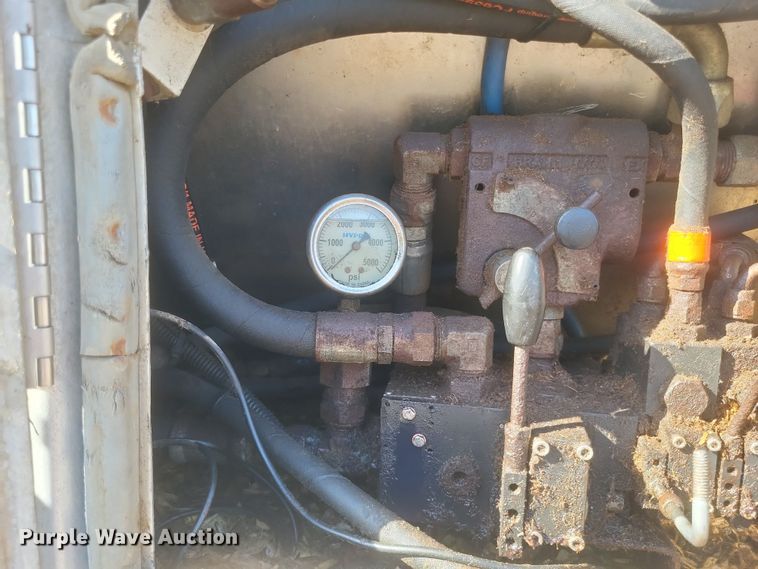 image for item DQ3721 2007 Valley Farm Industries Aulick Aluminator live bottom trailer