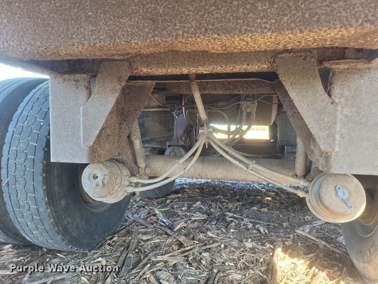 image for item DQ3721 2007 Valley Farm Industries Aulick Aluminator live bottom trailer