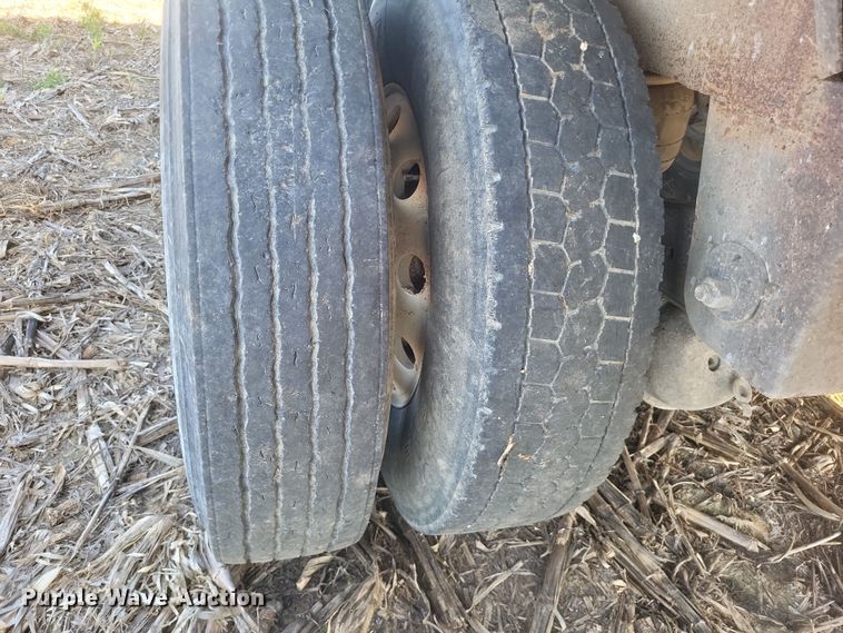 image for item DQ3721 2007 Valley Farm Industries Aulick Aluminator live bottom trailer