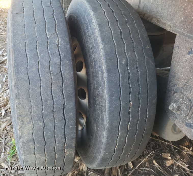 image for item DQ3721 2007 Valley Farm Industries Aulick Aluminator live bottom trailer