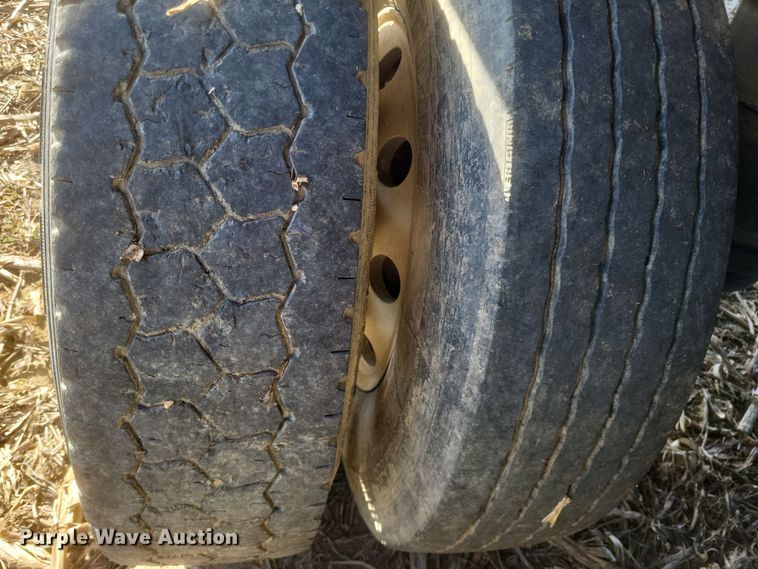 image for item DQ3721 2007 Valley Farm Industries Aulick Aluminator live bottom trailer