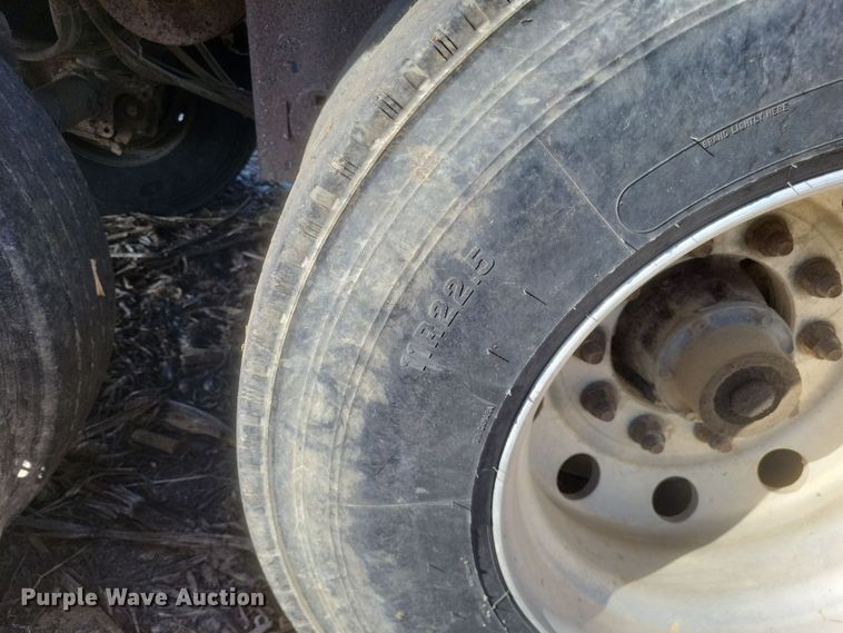 image for item DQ3721 2007 Valley Farm Industries Aulick Aluminator live bottom trailer