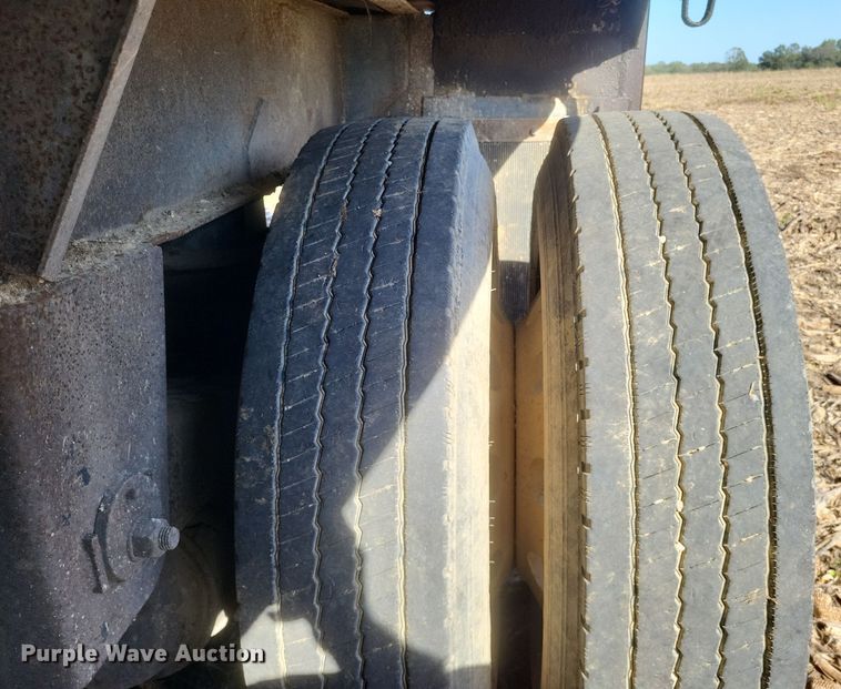 image for item DQ3721 2007 Valley Farm Industries Aulick Aluminator live bottom trailer