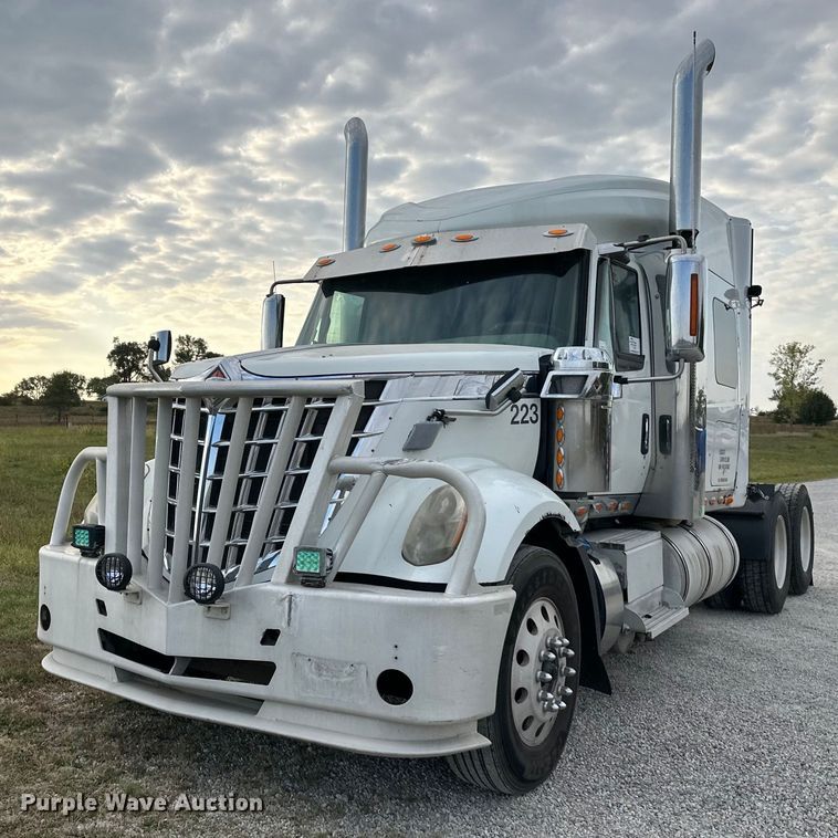 image for item DR2722 2015 International  Lonestar  semi truck