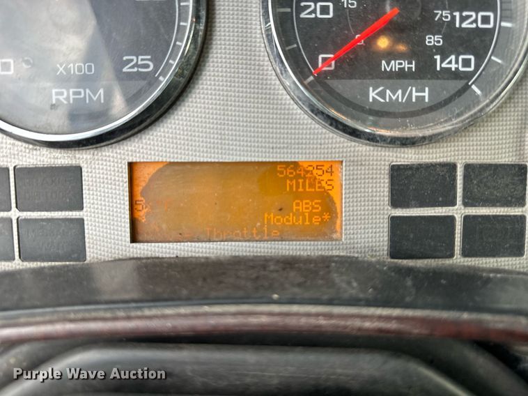 image for item DR2722 2015 International  Lonestar  semi truck