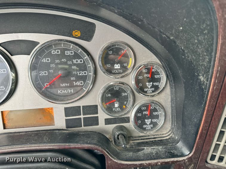 image for item DR2722 2015 International  Lonestar  semi truck