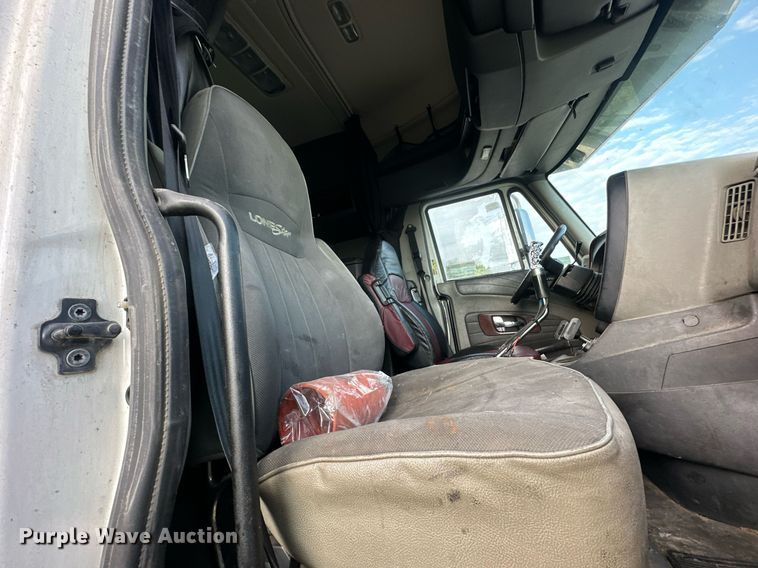 image for item DR2722 2015 International  Lonestar  semi truck