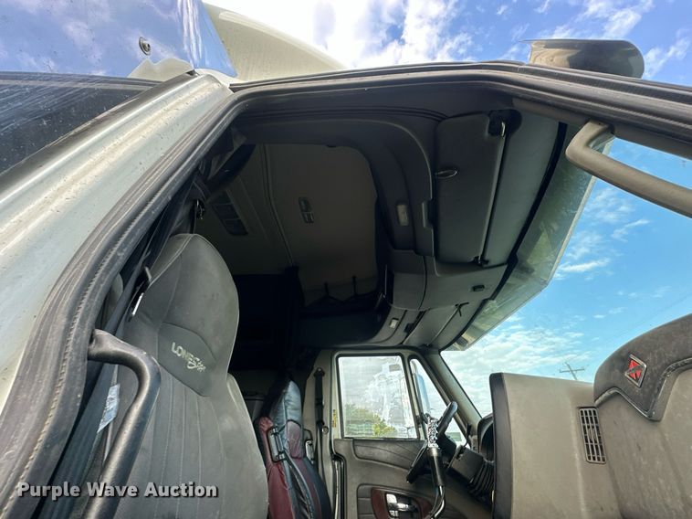 image for item DR2722 2015 International  Lonestar  semi truck