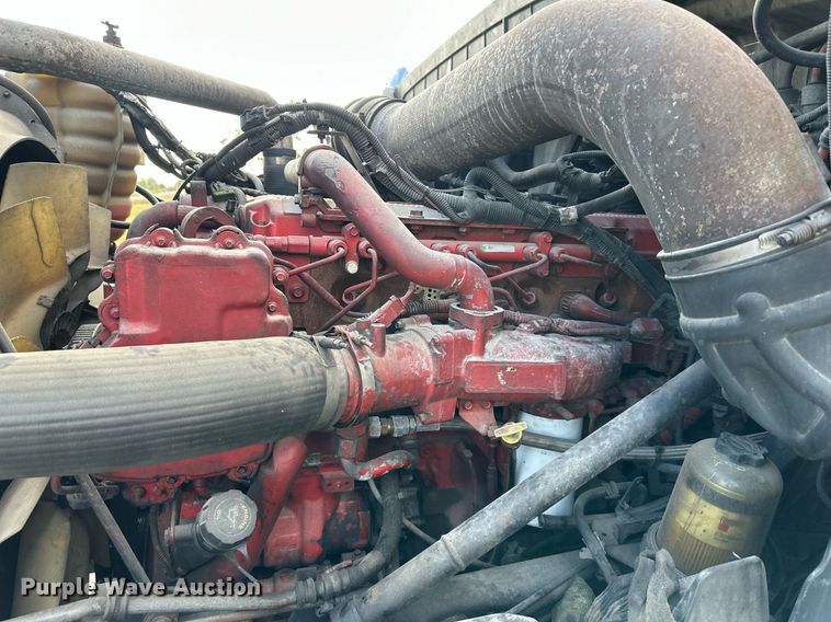 image for item DR2722 2015 International  Lonestar  semi truck