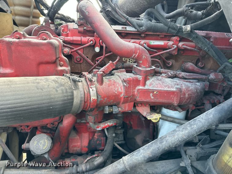 image for item DR2722 2015 International  Lonestar  semi truck