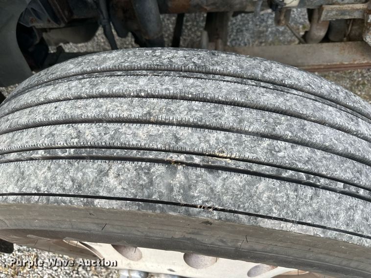 image for item DR2722 2015 International  Lonestar  semi truck