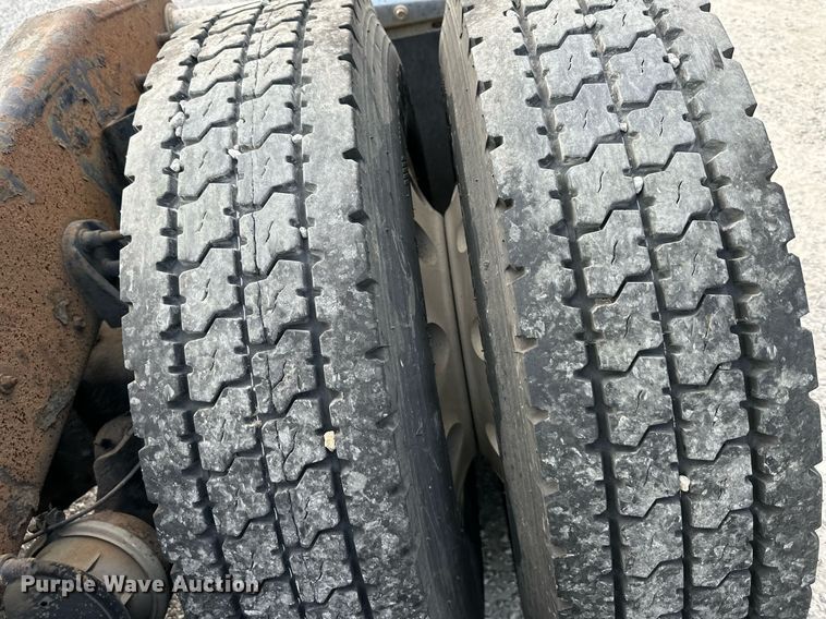 image for item DR2722 2015 International  Lonestar  semi truck