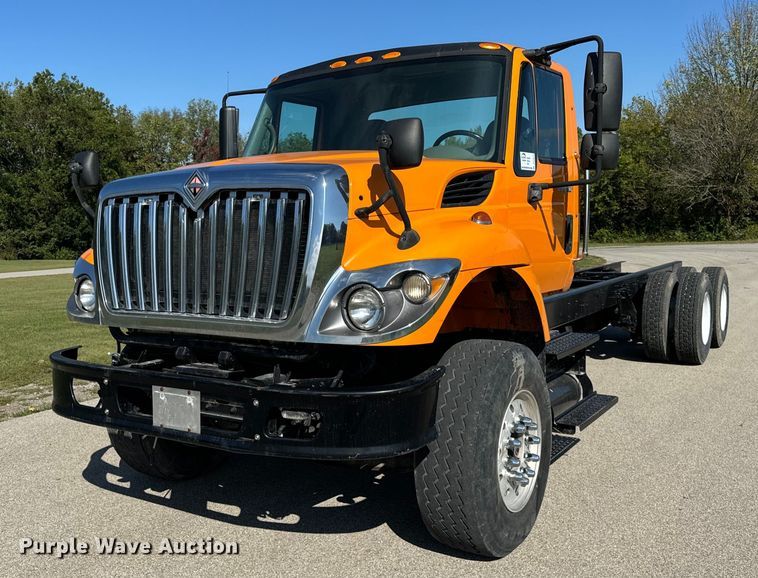 image for item DT2012 2009 International  WorkStar 7600 truck cab and chassis