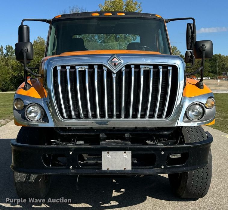 image for item DT2012 2009 International  WorkStar 7600 truck cab and chassis