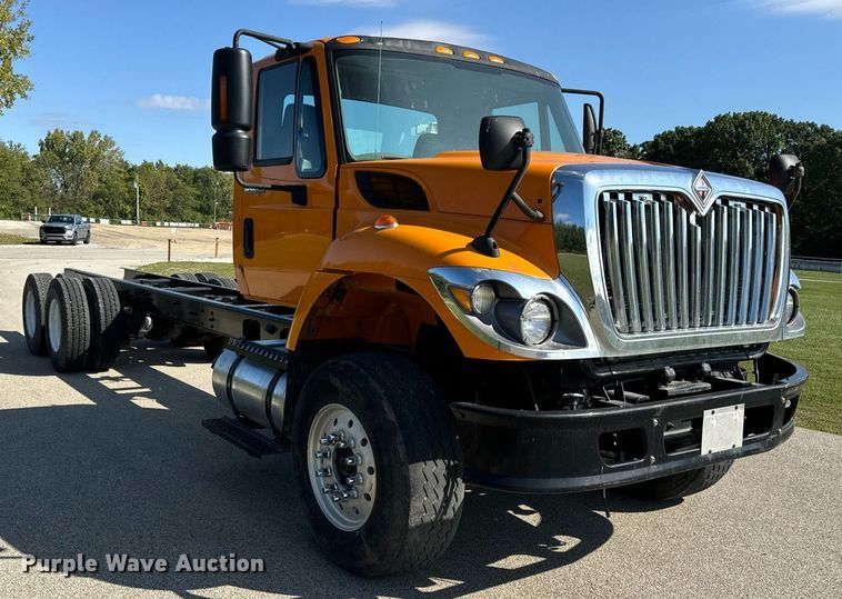 image for item DT2012 2009 International  WorkStar 7600 truck cab and chassis