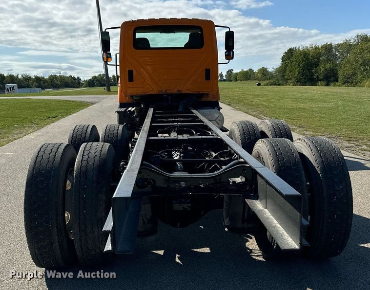 image for item DT2012 2009 International  WorkStar 7600 truck cab and chassis