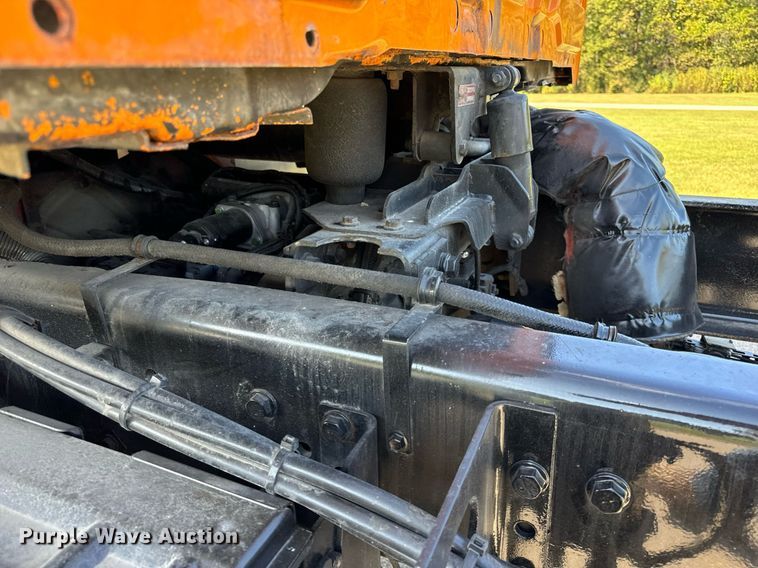 image for item DT2012 2009 International  WorkStar 7600 truck cab and chassis