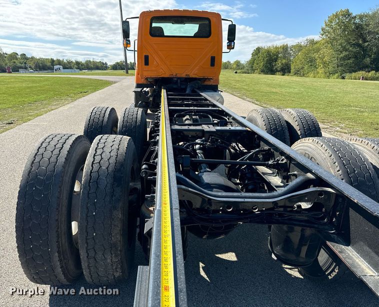 image for item DT2012 2009 International  WorkStar 7600 truck cab and chassis