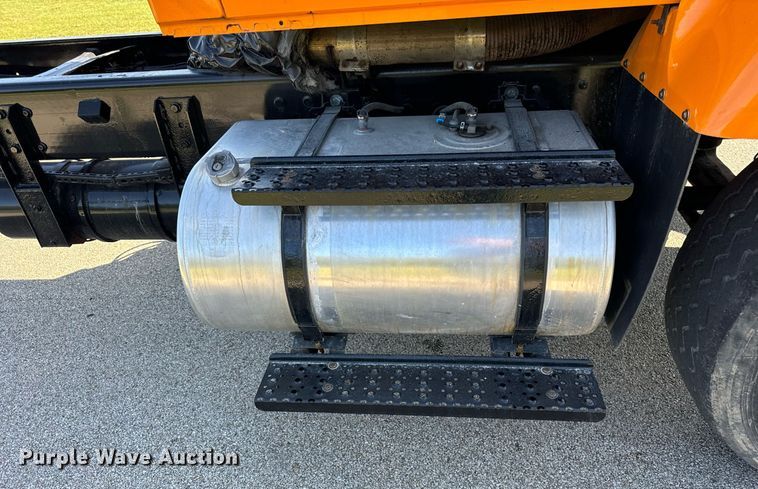 image for item DT2012 2009 International  WorkStar 7600 truck cab and chassis