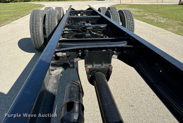 image for item DT2012 2009 International  WorkStar 7600 truck cab and chassis