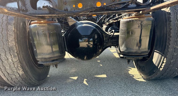 image for item DT2012 2009 International  WorkStar 7600 truck cab and chassis