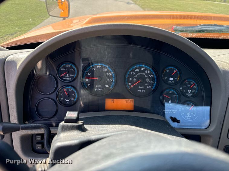 image for item DT2012 2009 International  WorkStar 7600 truck cab and chassis